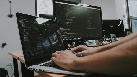 shamin-haky-Uhx-gHPpCDg-unsplash